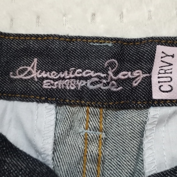 Denim Shorts American Rag Curvy - Picture 3 of 3